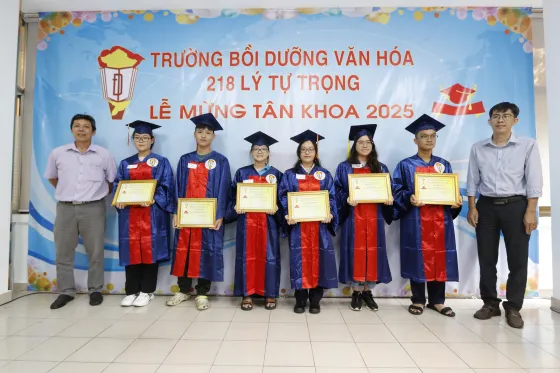 Lễ mừng tân khoa 2025