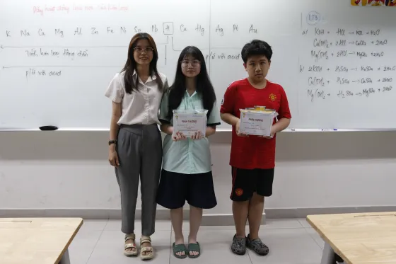 Trao thưởng Khóa Hè 2024-2025