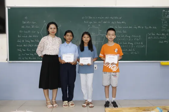 Trao thưởng Khóa Hè 2024-2025