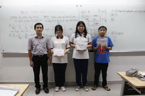 Trao thưởng Khóa Hè 2024-2025