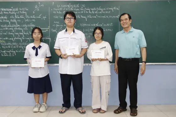 Trao thưởng Khóa Hè 2024-2025
